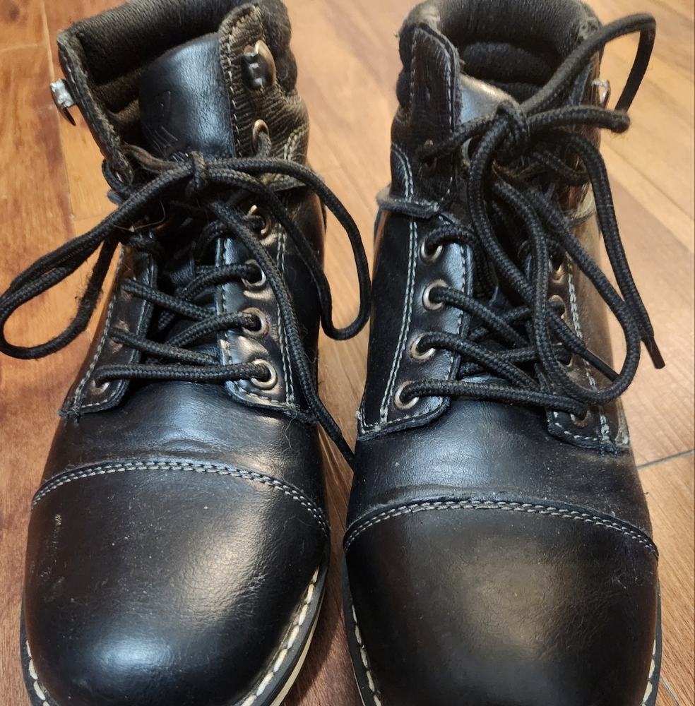 Black Leather Lace-Up Ankle Boots with Padded Tongue